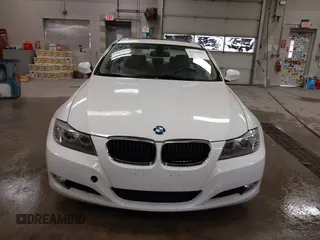 2011 BMW 3 Series 328i z VIN WBAPH5G57BNM82328, wystawiony jako IAAI lot #42130819 z przebiegiem 117 047 mil mil oraz . Historia ofert i sprzedaży dostępna na DreamBid. Obrazek 12.