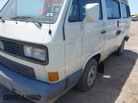 1991 Volkswagen Vanagon GL with VIN WV2ZB0258MG006802, listed as a IAAI auction lot 41969597 with 241,953 mi miles and . Bid and sale history available at DreamBid. Image 6.