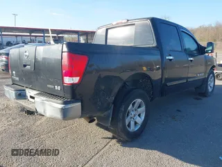 2008 Nissan Titan SE with VIN 1N6BA07DX8N360208, listed as a IAAI auction lot 41699352 with 281,612 mi miles. Bid and sale history available at carsss.com. Image 4.