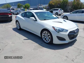 2013 Hyundai Genesis Coupe 2.0T z VIN KMHHT6KD7DU088682, wystawiony jako IAAI lot #42421998 z przebiegiem 87 398 mil mil oraz . Historia ofert i sprzedaży dostępna na DreamBid. Obrazek 1.