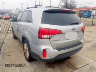2014 Kia Sorento EX with VIN 5XYKU4A75EG537092, listed as a Copart auction lot 46195065 with 145,087 mi miles and Clean Title. Bid and sale history available at carsss.com. Image 3.