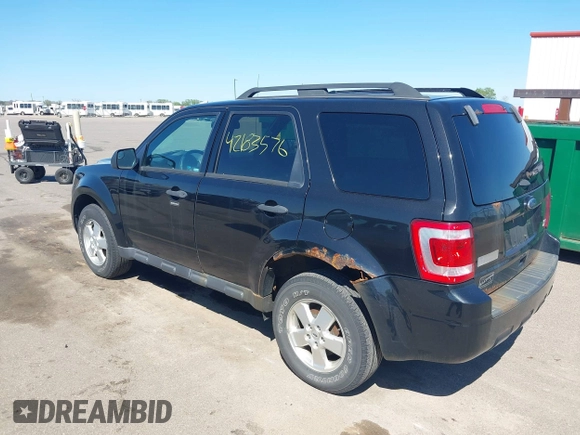 2011 Ford Escape XLT z VIN 1FMCU9DG6BKB40960, wystawiony jako IAAI lot #42183576 z przebiegiem 259 427 mil mil oraz . Historia ofert i sprzedaży dostępna na DreamBid. Obrazek 3.