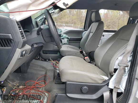 2019 Ford F-350 XL z VIN 1FT8W3B6XKED40296, wystawiony jako Copart lot #58594735 z przebiegiem 147 485 mil mil oraz Czysty tytuł • Clean title. Historia ofert i sprzedaży dostępna na DreamBid. Obrazek 7.
