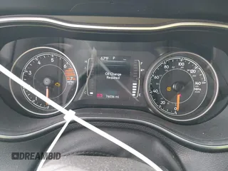 2019 Jeep Cherokee Latitude Plus with VIN 1C4PJLLB0KD307741, listed as a IAAI auction lot 41750370 with 76,036 mi miles. Bid and sale history available at carsss.com. Image 7.