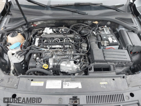 2015 Volkswagen Passat 2.0L TDI SEL Premium with VIN 1VWCV7A34FC094467, listed as a IAAI auction lot 42030825 with 184,517 mi miles. Bid and sale history available at carsss.com. Image 10.