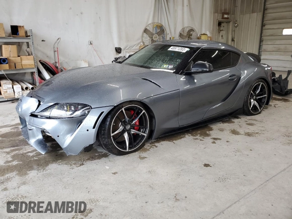 2021 Toyota Supra 3.0 z VIN WZ1DB0C06MW043625, wystawiony jako Copart lot #48971283 z przebiegiem 8255 mil mil oraz . Historia ofert i sprzedaży dostępna na DreamBid. Obrazek 1.