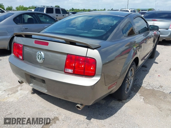 2005 Ford Mustang Deluxe with VIN 1ZVFT80NX55145615, listed as a IAAI auction lot 42511360 with 236,242 mi miles and . Bid and sale history available at DreamBid. Image 4.