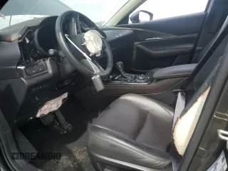 2024 Mazda CX-30 S Premium z VIN 3MVDMBDM1RM630617, wystawiony jako Copart lot #54355095 z przebiegiem 9 634 mil mil oraz Szkoda całkowita • Salvage title. Historia ofert i sprzedaży dostępna na DreamBid. Obrazek 7.