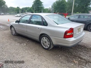 2003 Volvo S80 2.9L с VIN YV1TS92D231310509, выставлен на аукционе IAAI как лот 42460419 с пробегом 140 259 миль миль и . История ставок и продаж доступна на DreamBid. Изображение 3.