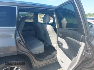 2017 Toyota Highlander XLE with VIN 5TDKZRFH6HS205427, listed as a IAAI auction lot 42581825 with Not provided miles and . Bid and sale history available at DreamBid. Image 8.