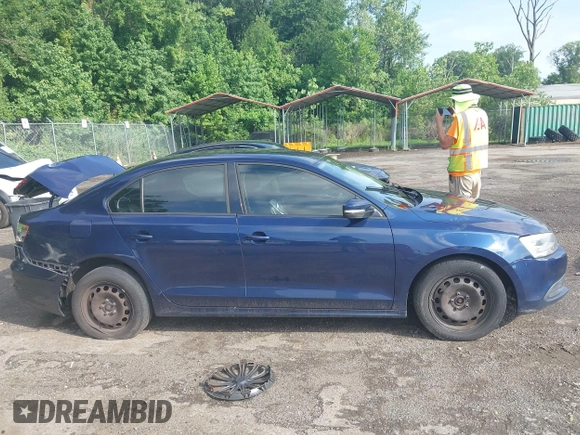 2012 Volkswagen Jetta SE with VIN 3VWDP7AJ0CM086860, listed as a IAAI auction lot 42751399 with 177,890 mi miles and . Bid and sale history available at DreamBid. Image 13.