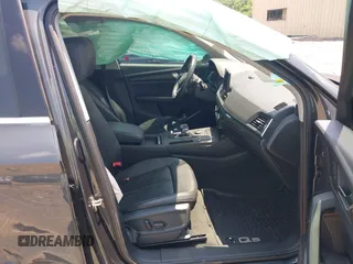 2019 Audi Q5 Premium with VIN WA1ANAFY1K2086400, listed as a IAAI auction lot 42483269 with 83,062 mi miles and . Bid and sale history available at DreamBid. Image 5.