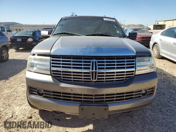 2011 Lincoln Navigator z VIN 5LMJJ2H58BEJ01847, wystawiony jako Copart lot #81804584 z przebiegiem 177 445 mil mil oraz Szkoda całkowita • Salvage title. Historia ofert i sprzedaży dostępna na DreamBid. Obrazek 5.