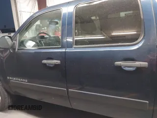 2008 Chevrolet Silverado 1500 1LT with VIN 2GCEC130481329542, listed as a IAAI auction lot 42002370 with 254,862 mi miles and . Bid and sale history available at DreamBid. Image 14.