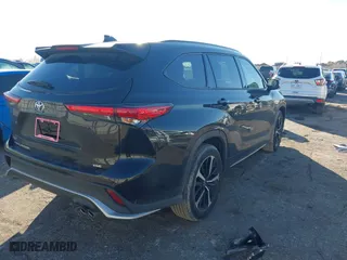 2022 Toyota Highlander XSE with VIN 5TDLZRAH9NS131976, listed as a IAAI auction lot 41414841 with 15,335 mi miles. Bid and sale history available at carsss.com. Image 4.