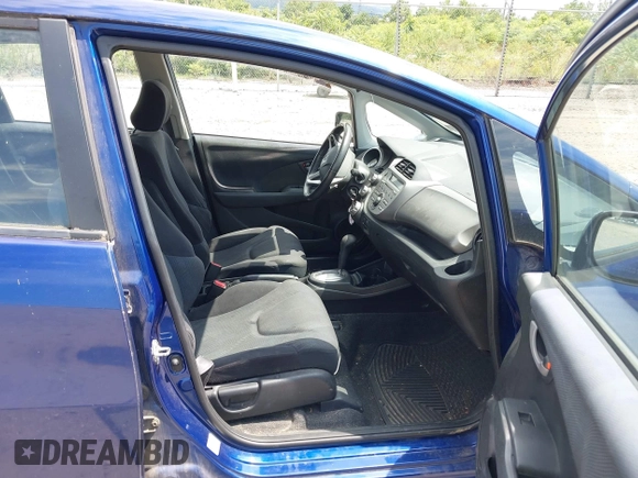 2010 Honda Fit Sport с VIN JHMGE8H44AS021833, выставлен на аукционе IAAI как лот 42707760 с пробегом 109 374 миль миль и . История ставок и продаж доступна на DreamBid. Изображение 5.