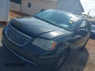 2012 Chrysler Town & Country Touring z VIN 2C4RC1BGXCR312741, wystawiony jako IAAI lot #42229837 z przebiegiem 189 806 mil mil oraz . Historia ofert i sprzedaży dostępna na DreamBid. Obrazek 2.