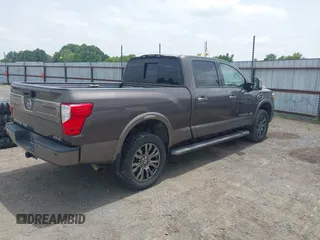 2016 Nissan Titan SL z VIN 1N6BA1F48GN510113, wystawiony jako IAAI lot #42252271 z przebiegiem 58 691 mil mil oraz . Historia ofert i sprzedaży dostępna na DreamBid. Obrazek 4.