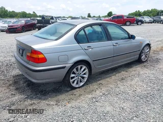 2003 BMW 3 Series 325i z VIN WBAET374X3NJ35921, wystawiony jako IAAI lot #42321401 z przebiegiem 209 483 mil mil oraz . Historia ofert i sprzedaży dostępna na DreamBid. Obrazek 4.