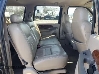 2001 Ford Excursion Limited z VIN 1FMNU42S71EA71342, wystawiony jako Copart lot #43636565 z przebiegiem 181 107 mil mil oraz Szkoda całkowita • Salvage title. Historia ofert i sprzedaży dostępna na DreamBid. Obrazek 12.