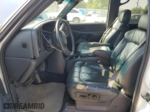 2002 GMC Sierra 1500HD SLE z VIN 1GTGC13U22F117864, wystawiony jako Copart lot #60396074 z przebiegiem Nie podano mil oraz Szkody całkowita. Historia ofert i sprzedaży dostępna na DreamBid. Obrazek 7.