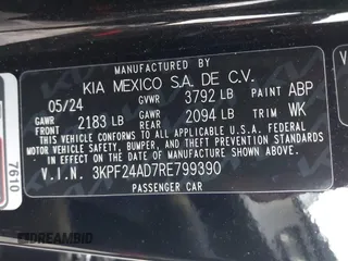2024 Kia Forte LXS z VIN 3KPF24AD7RE799390, wystawiony jako IAAI lot #41856786 z przebiegiem 24 804 mil mil oraz . Historia ofert i sprzedaży dostępna na DreamBid. Obrazek 9.