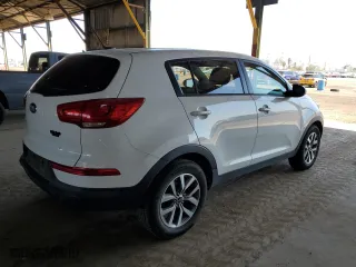 2015 Kia Sportage LX with VIN KNDPB3AC2F7677764, listed as a Copart auction lot 52897625 with 189,914 mi miles and Clean Title. Bid and sale history available at carsss.com. Image 3.