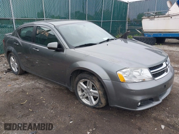 2013 Dodge Avenger SXT z VIN 1C3CDZCG0DN521540, wystawiony jako IAAI lot #40772548 z przebiegiem 145 455 mil mil oraz . Historia ofert i sprzedaży dostępna na DreamBid. Obrazek 1.