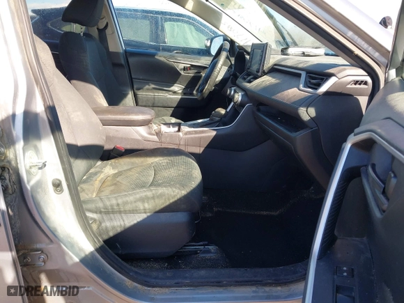2021 Toyota RAV4 LE with VIN 2T3H1RFV1MC099020, listed as a IAAI auction lot 41708543 with 83,347 mi miles. Bid and sale history available at carsss.com. Image 5.