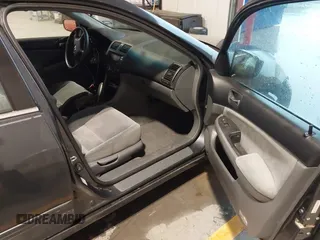 2005 Honda Accord LX z VIN 1HGCM56475A193520, wystawiony jako IAAI lot #42179560 z przebiegiem 177 858 mil mil oraz . Historia ofert i sprzedaży dostępna na DreamBid. Obrazek 5.