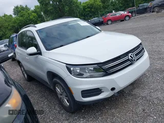 2017 Volkswagen Tiguan S z VIN WVGAV7AXXHW508104, wystawiony jako IAAI lot #42434407 z przebiegiem 101 058 mil mil oraz . Historia ofert i sprzedaży dostępna na DreamBid. Obrazek 1.