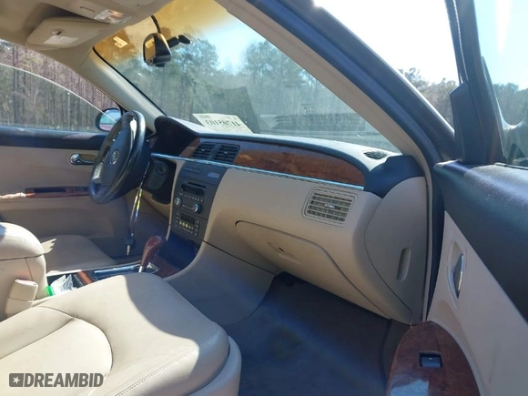 2005 Buick LaCrosse CXS with VIN 2G4WE567351228966, listed as a IAAI auction lot 41705103 with 221,226 mi miles. Bid and sale history available at carsss.com. Image 5.