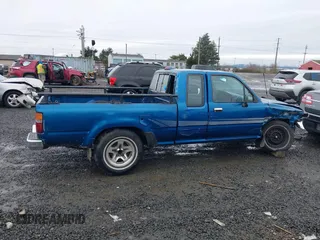 1994 Toyota Pickup z VIN 4TARN93P7RZ250278, wystawiony jako IAAI lot #41487303 z przebiegiem 119 875 mil mil oraz . Historia ofert i sprzedaży dostępna na DreamBid. Obrazek 13.