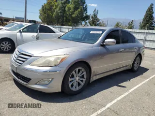 2013 Hyundai Genesis 3.8L z VIN KMHGC4DD7DU248394, wystawiony jako Copart lot #56650615 z przebiegiem 240 189 mil mil oraz Czysty tytuł • Clean title. Historia ofert i sprzedaży dostępna na DreamBid. Obrazek 1.