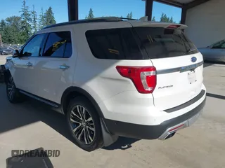 2016 Ford Explorer Platinum z VIN 1FM5K8HT5GGB26980, wystawiony jako IAAI lot #42674613 z przebiegiem 94 957 mil mil oraz . Historia ofert i sprzedaży dostępna na DreamBid. Obrazek 3.