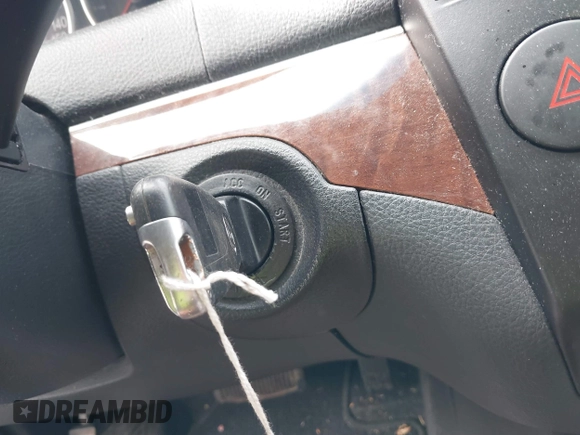 2008 Hyundai Veracruz GLS with VIN KM8NU73C88U032381, listed as a IAAI auction lot 42112303 with 210,160 mi miles and . Bid and sale history available at DreamBid. Image 11.