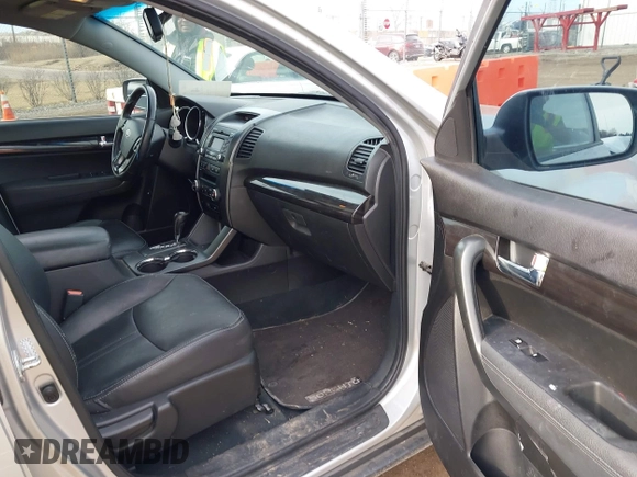 2011 Kia Sorento EX with VIN 5XYKUDA20BG061415, listed as a IAAI auction lot 41808125 with 167,688 mi miles. Bid and sale history available at carsss.com. Image 5.