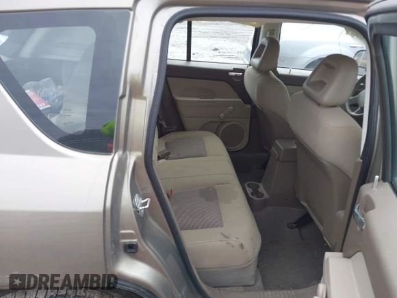 2008 Jeep Compass Sport with VIN 1J8FF47W08D728845, listed as a IAAI auction lot 41673205 with 70,333 mi miles. Bid and sale history available at carsss.com. Image 8.