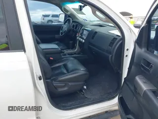 2012 Toyota Tundra 4WD Truck with VIN 5TFDW5F19CX250264, listed as a IAAI auction lot 40190175 with 267,549 mi miles. Bid and sale history available at carsss.com. Image 5.