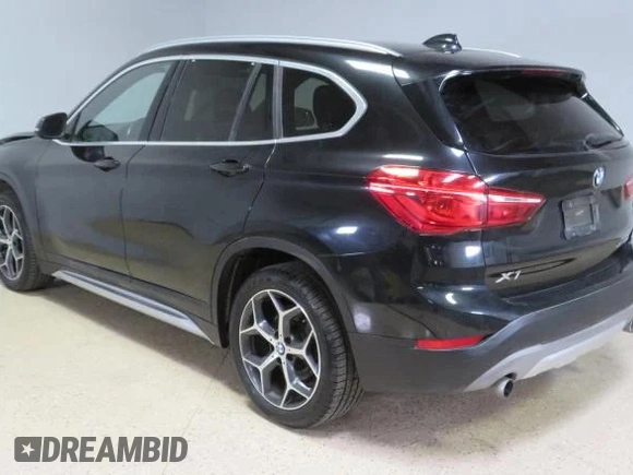 2018 BMW X1 xDrive28i z VIN WBXHT3C35J5L33173, wystawiony jako Copart lot #60927155 z przebiegiem 33 352 mil mil oraz Szkoda całkowita • Salvage title. Historia ofert i sprzedaży dostępna na DreamBid. Obrazek 4.