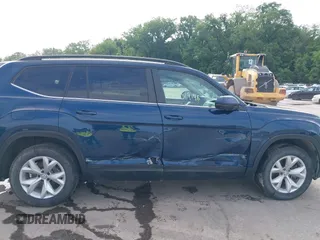 2020 Volkswagen Atlas SE with VIN 1V2LR2CA3LC504532, listed as a IAAI auction lot 42319148 with 113,745 mi miles and . Bid and sale history available at DreamBid. Image 6.