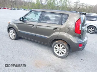 2012 Kia Soul + with VIN KNDJT2A63C7355735, listed as a IAAI auction lot 42041895 with 182,296 mi miles. Bid and sale history available at carsss.com. Image 3.