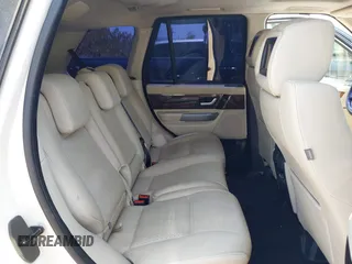 2008 Land Rover Range Rover Sport SC z VIN SALSH23418A181801, wystawiony jako IAAI lot #42595122 z przebiegiem 149 859 mil mil oraz . Historia ofert i sprzedaży dostępna na DreamBid. Obrazek 8.