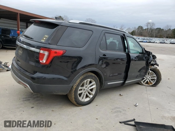 2017 Ford Explorer XLT with VIN 1FM5K7D82HGB29834, listed as a Copart auction lot 52032405 with 115,881 mi miles and Salvage title. Bid and sale history available at DreamBid. Image 3.