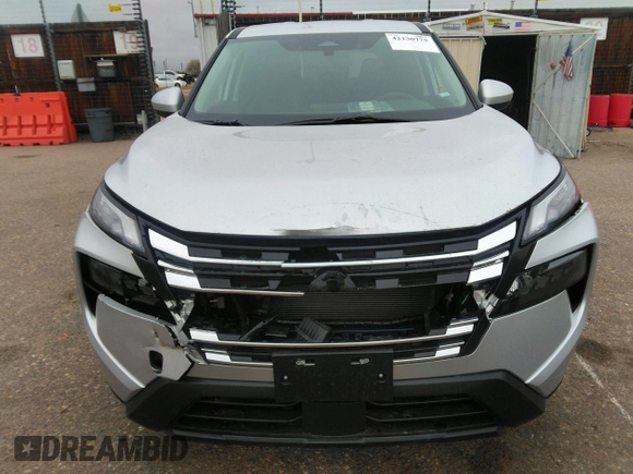 2025 Nissan Rogue SV with VIN 5N1BT3BA5SC804363, listed as a IAAI auction lot 42130775 with 6,078 mi miles. Bid and sale history available at carsss.com. Image 6.