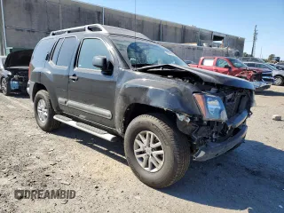 2014 Nissan Xterra S z VIN 5N1AN0NU4EN810738, wystawiony jako Copart lot #75739724 z przebiegiem 140 383 mil mil oraz Szkoda całkowita • Salvage title. Historia ofert i sprzedaży dostępna na DreamBid. Obrazek 4.