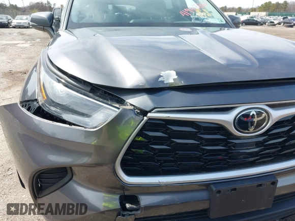 2021 Toyota Highlander L z VIN 5TDCZRBH0MS087637, wystawiony jako IAAI lot #41947861 z przebiegiem 22 626 mil mil oraz . Historia ofert i sprzedaży dostępna na DreamBid. Obrazek 18.