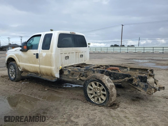 2016 Ford Super Duty F-250 SRW XLT with VIN 1FT7X2B69GEC98732, listed as a Copart auction lot 45170125 with 116,877 mi miles and Salvage Title. Bid and sale history available at carsss.com. Image 2.