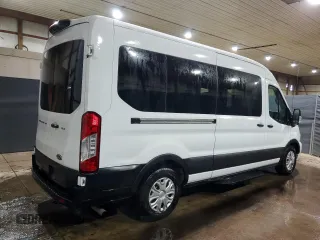 2023 Ford Transit Passenger XL z VIN 1FBAX2C84PKA94044, wystawiony jako Copart lot #58401205 z przebiegiem 42 644 mil mil oraz Tytuł czysty. Historia ofert i sprzedaży dostępna na DreamBid. Obrazek 3.