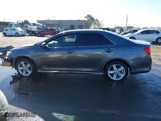 2014 Toyota Camry Hybrid LE with VIN 4T1BD1FK8EU135234, listed as a IAAI auction lot 41399246 with 104,964 mi miles. Bid and sale history available at carsss.com. Image 15.